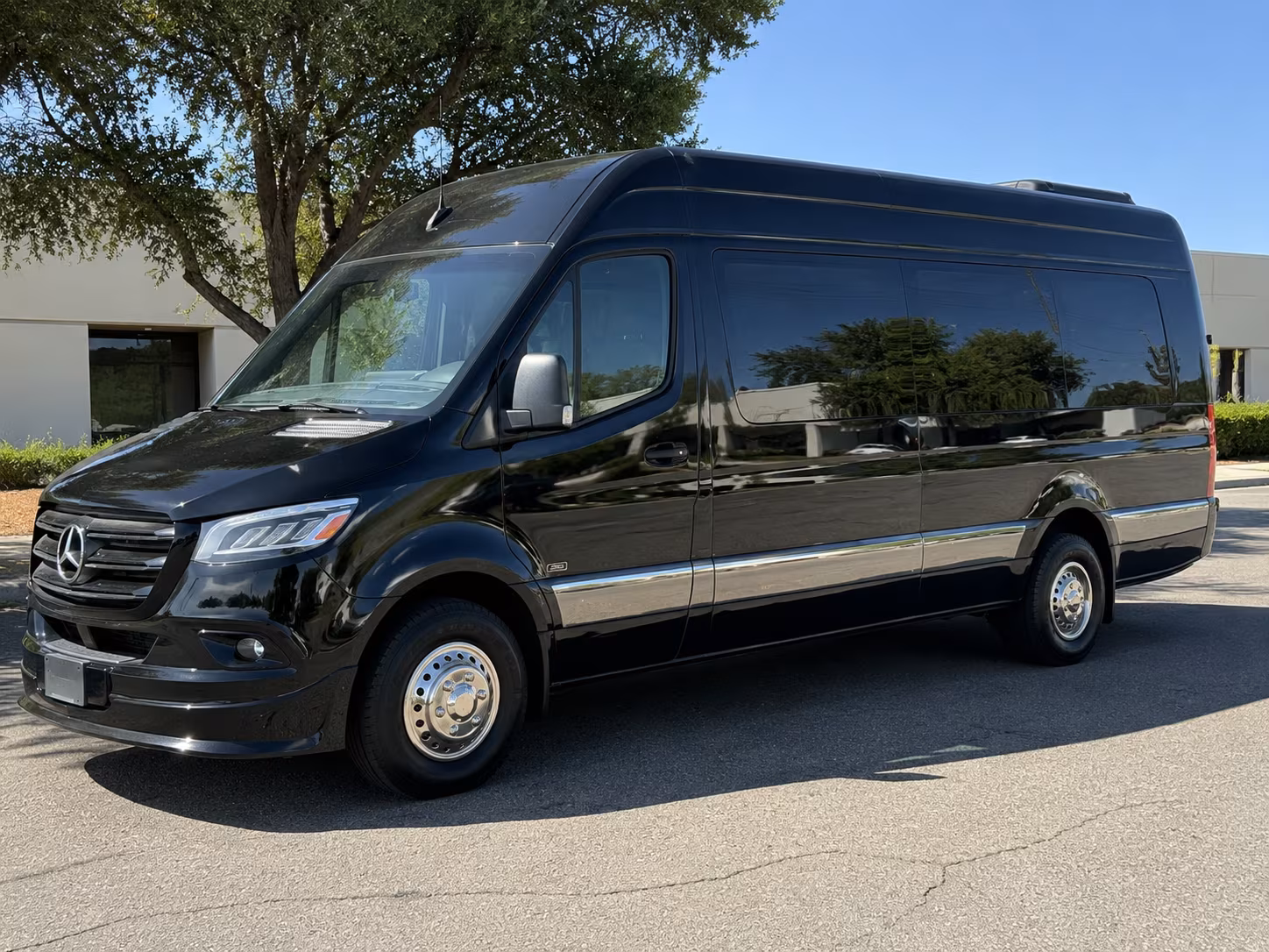 find the perfect transportation for your next airport transfer 5