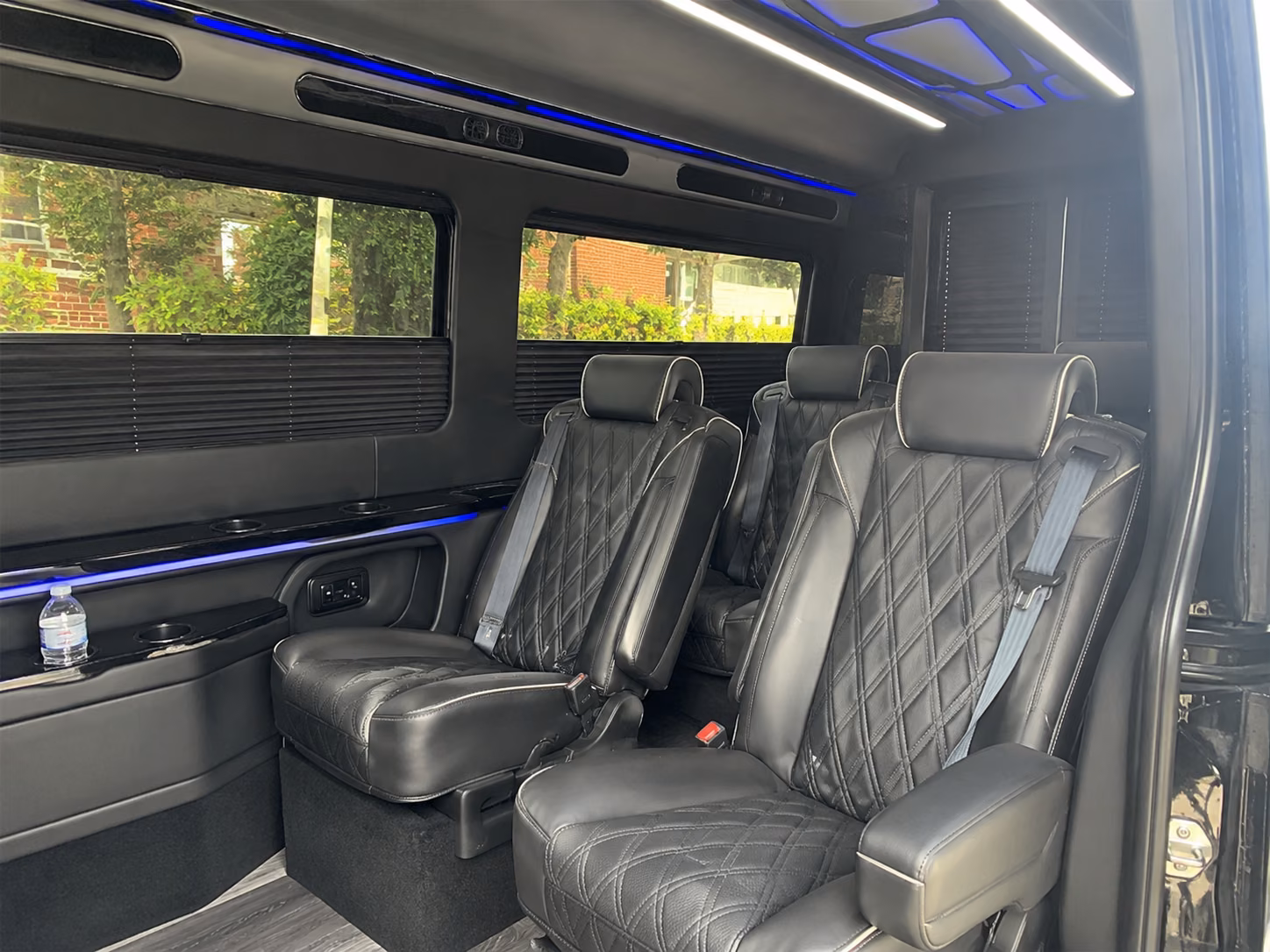 worcester 10 passenger sprinter van inside