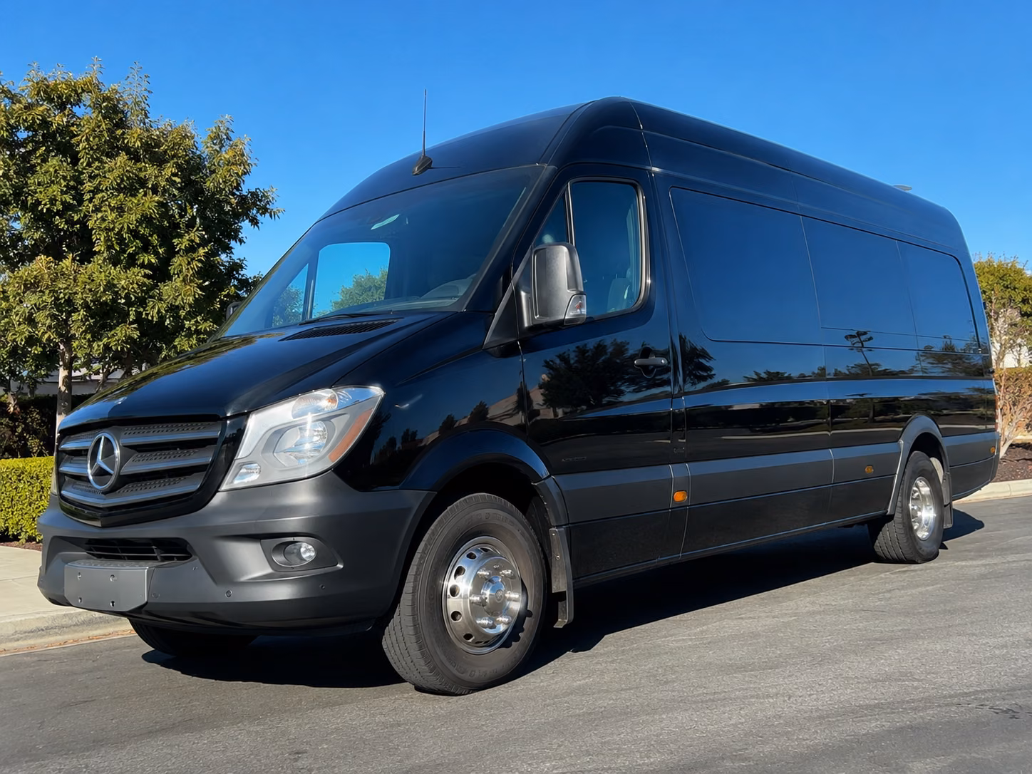 worcester 12 passenger sprinter van