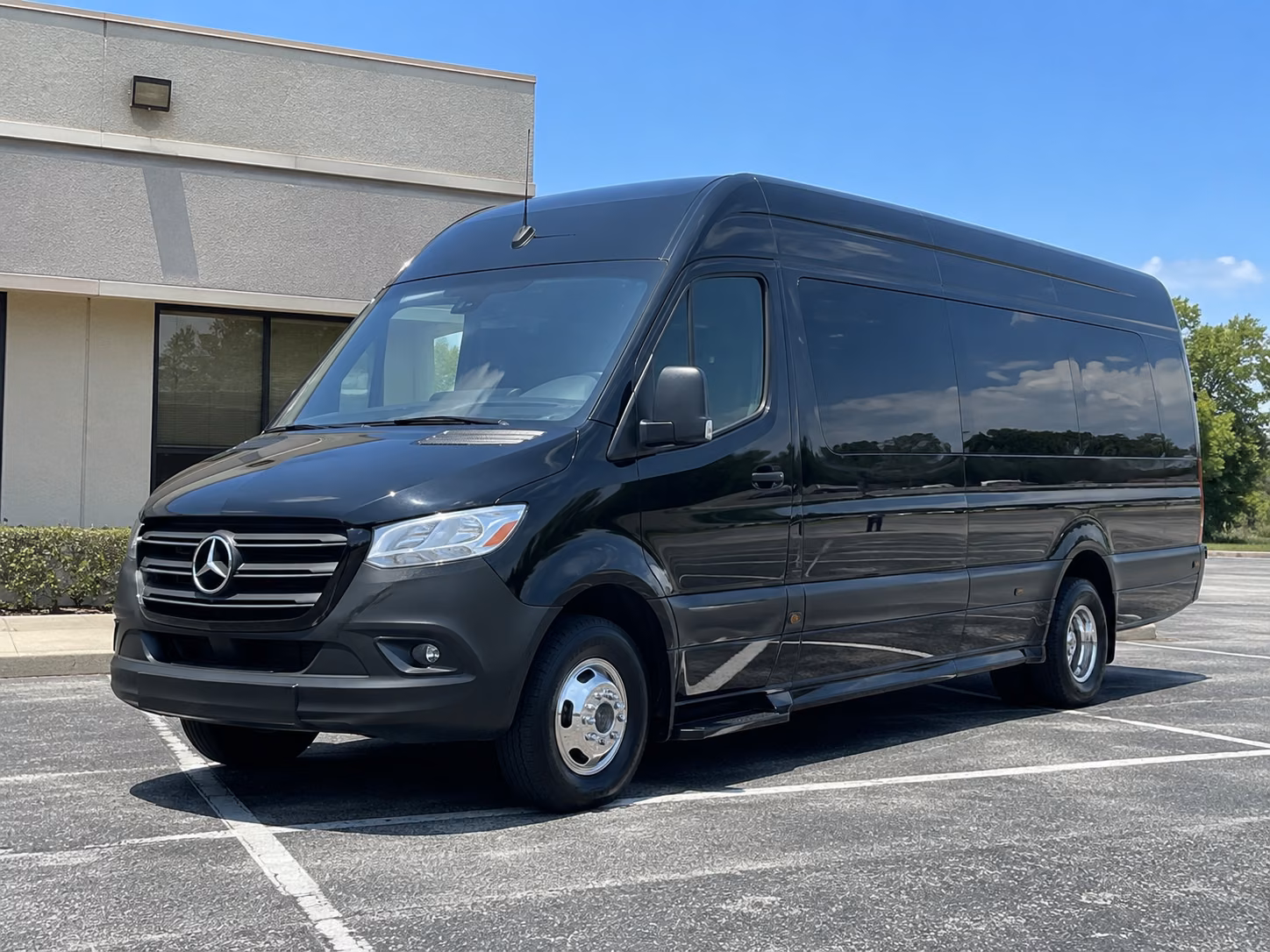 worcester 18 passenger sprinter van