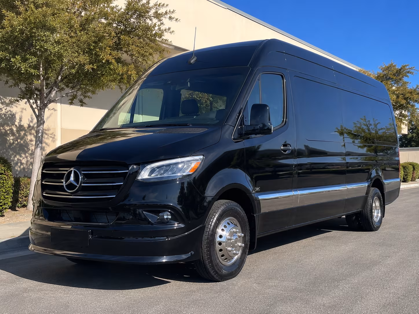 worcester airport sprinter van service