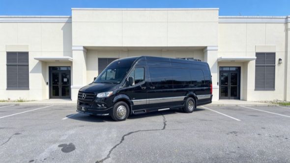 worcester 15 passenger sprinter van