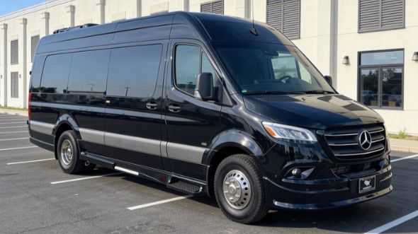 worcester airport sprinter van service